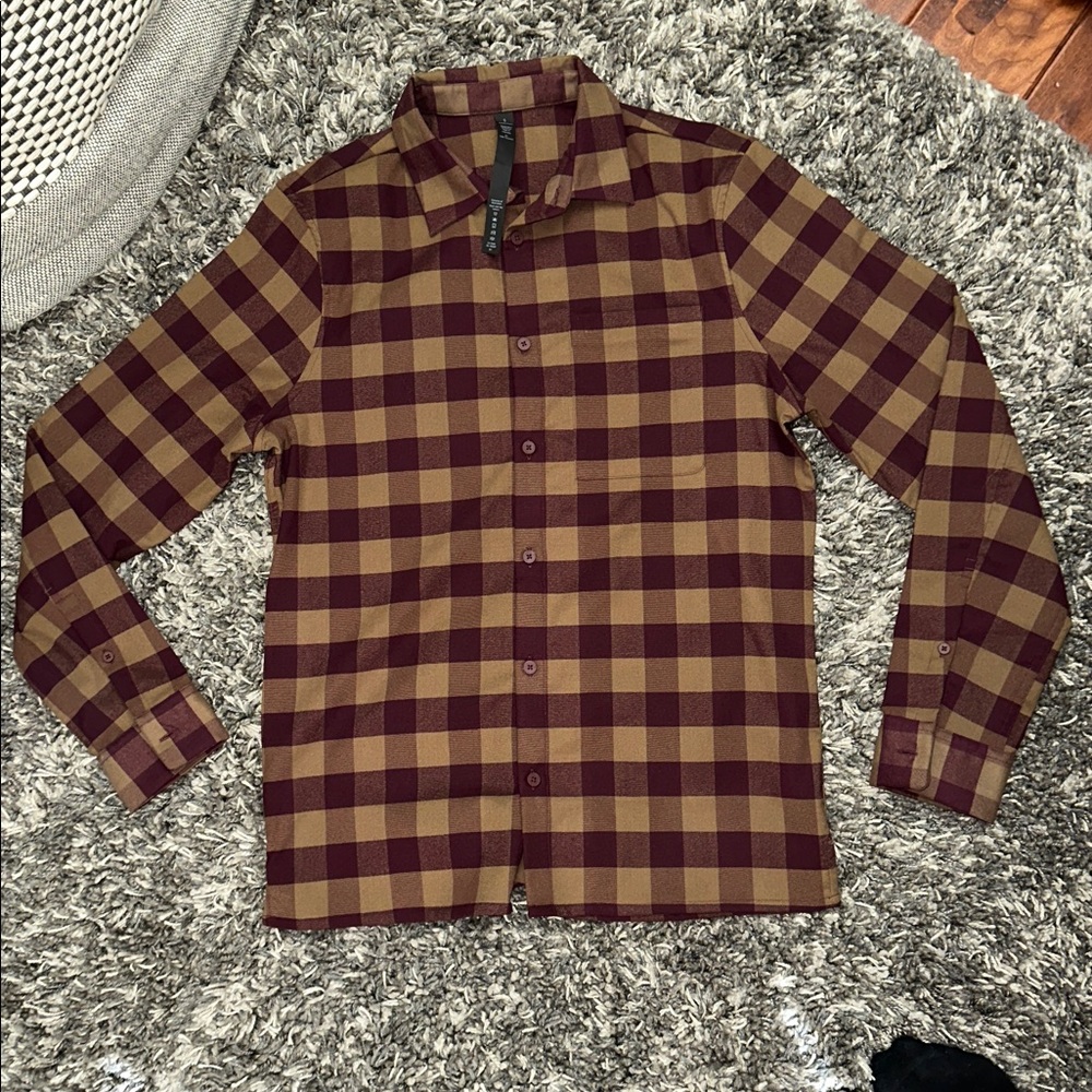 Like New Lululemon Long sleeve Flannel shirt in Tan Red Wine